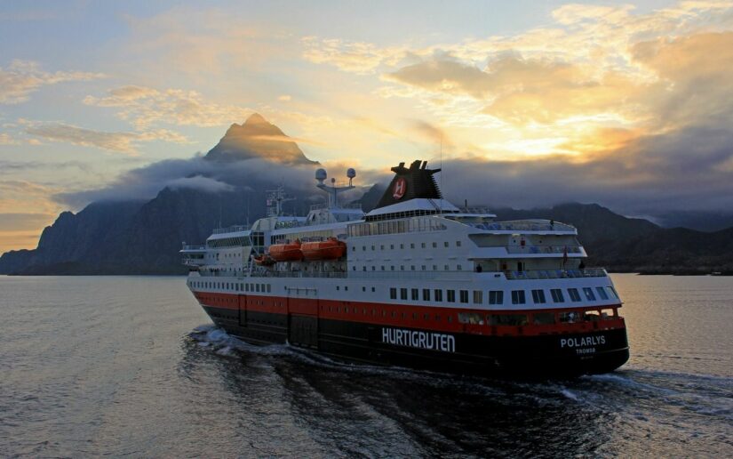 ©Kjell Adrill Bersas / Photo competition / Hurtigruten 