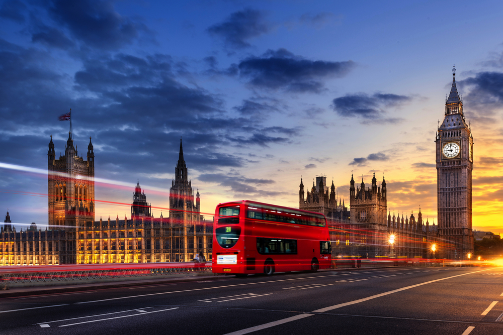 Westminster Abbey und Big Ben im Sonnenuntergang